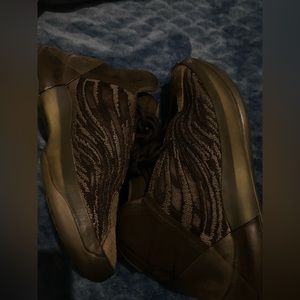 Yeezy Quantum “Onyx”